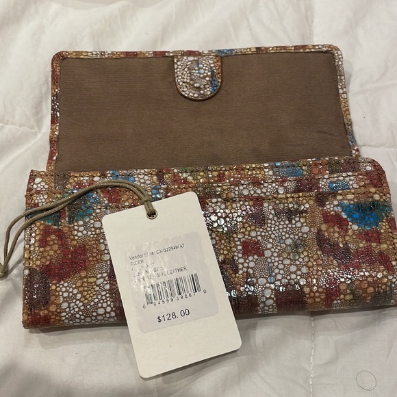 Brand new hobo wallet with tags. - Picture 4 of 4
